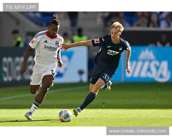 德甲举办女性足球日,鼓励女孩参与职业运动 德甲举办女性足球日,鼓励女孩参与职业运动